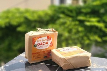Đam mê ẩm thực truyền thống, sao có thể bỏ lỡ Chè Lam Gấc?