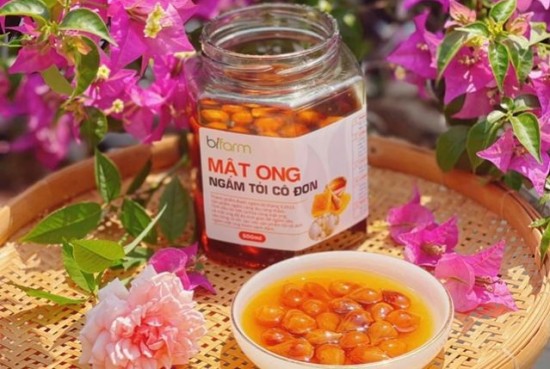 Kháng khuẩn, chống lão hoá nhờ hũ Mật ong ngâm tỏi cô đơn